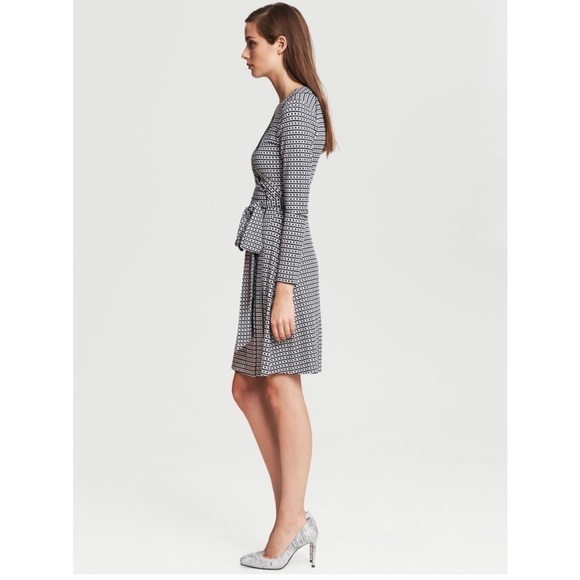 Banana Republic Gemma Chain Print Wrap Dress Long Sleeve Stretch Jersey Sz M - Picture 2 of 11